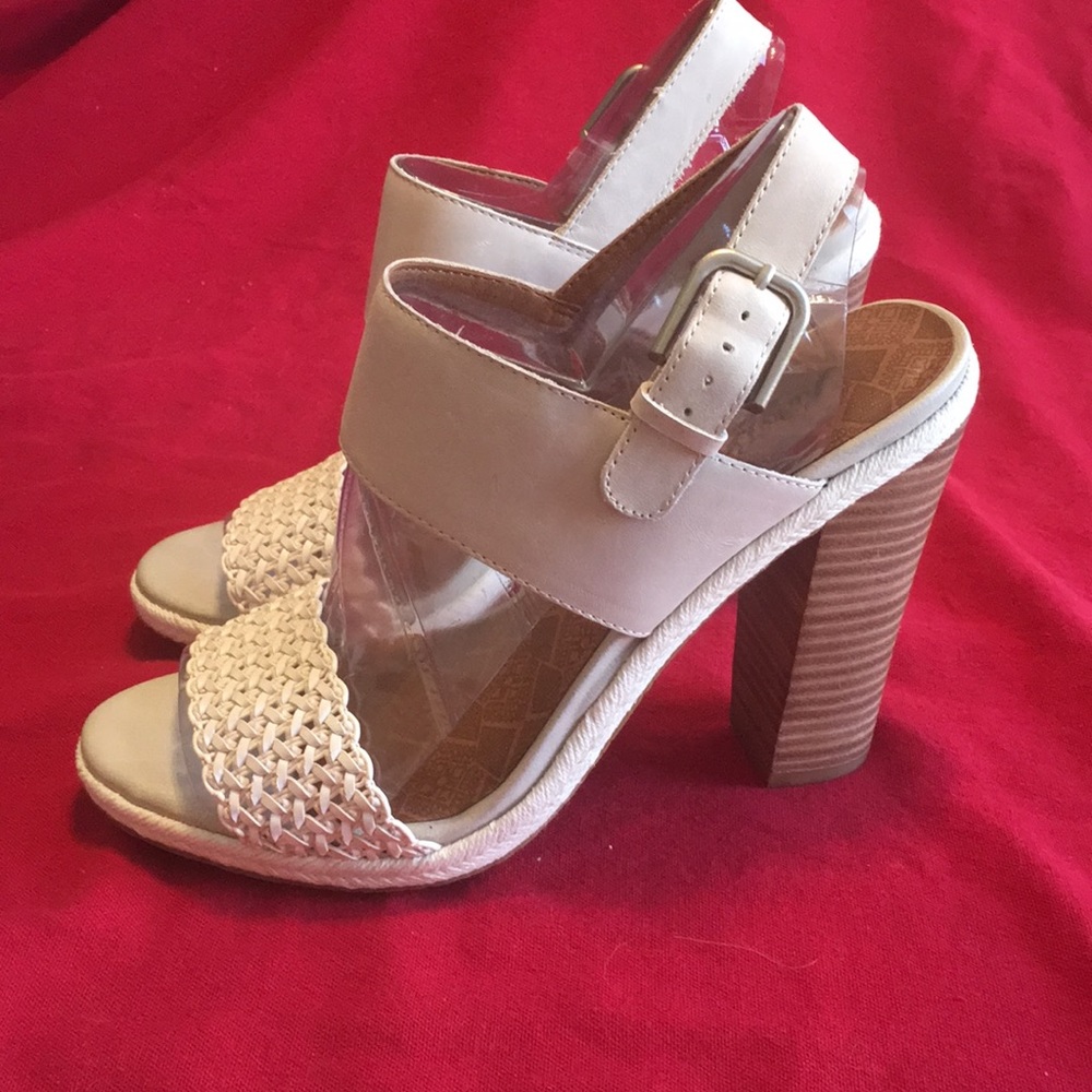 Lucky Brand Heeled Sandal Cream